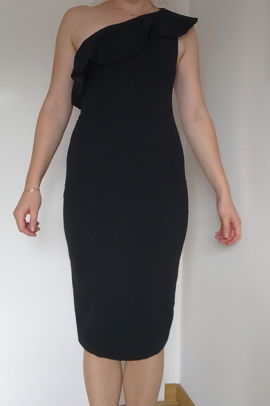Kookai Kleider: Schwarzes Kleid Gr. 36 one shoulder – Gebraucht aus Niederuzwil von Grenadine1000