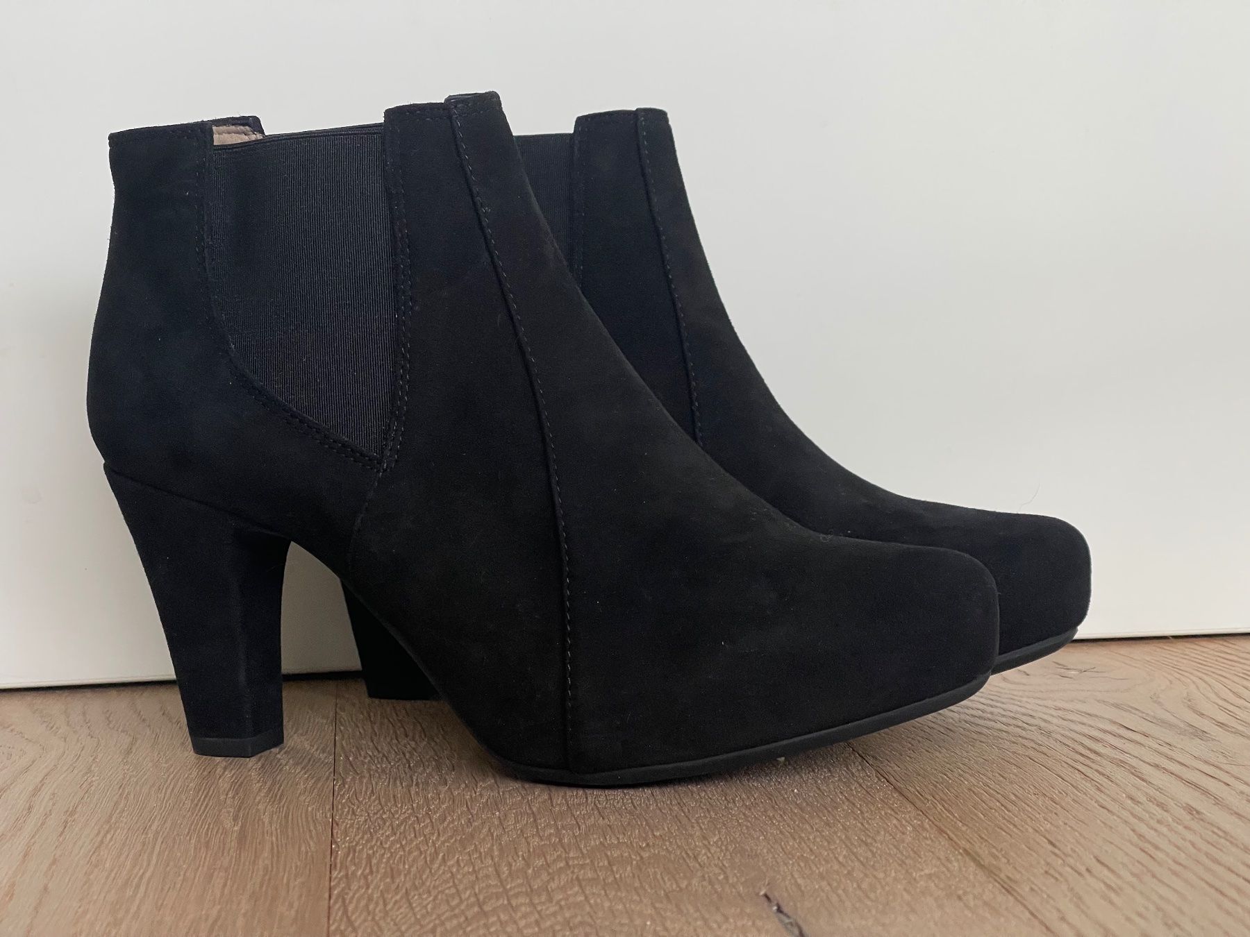 Unisa Damenschuhe: Unisa ankle leather boots (size 37.5) – Neu und originalverpackt aus Commugny von j1976 1