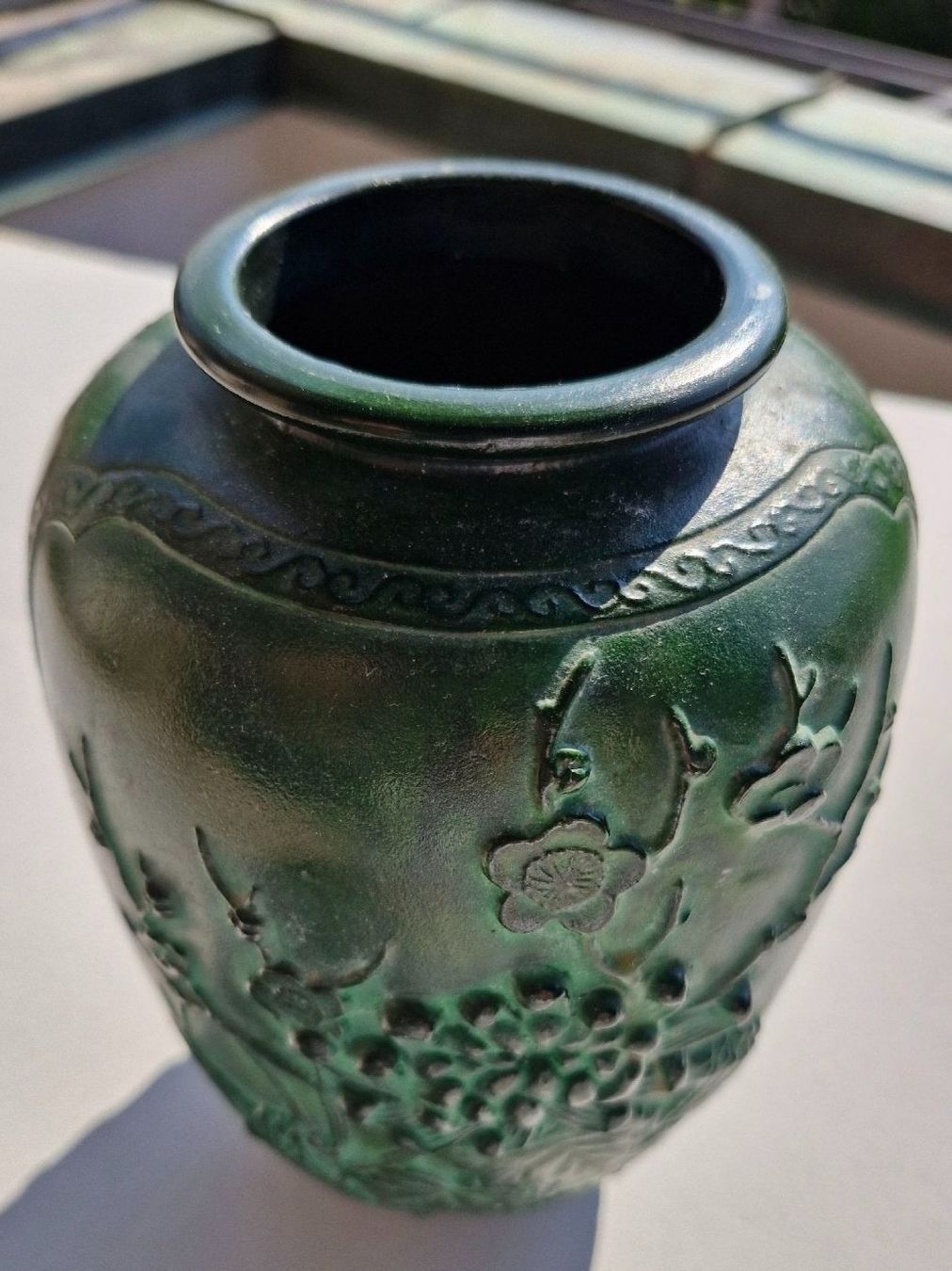 Vase & Récipients: Antike grüne Asiatische Vase mit Blumenmuster – D'occasion à Zürich par Secretariat11 1
