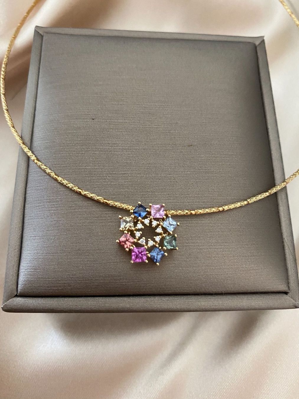 Ciondoli: Saphir Anhänger  /18k Gold/ Diamanten – Nuovo e nell'imballaggio originale da Sarnen venduto da Yingsperlen1