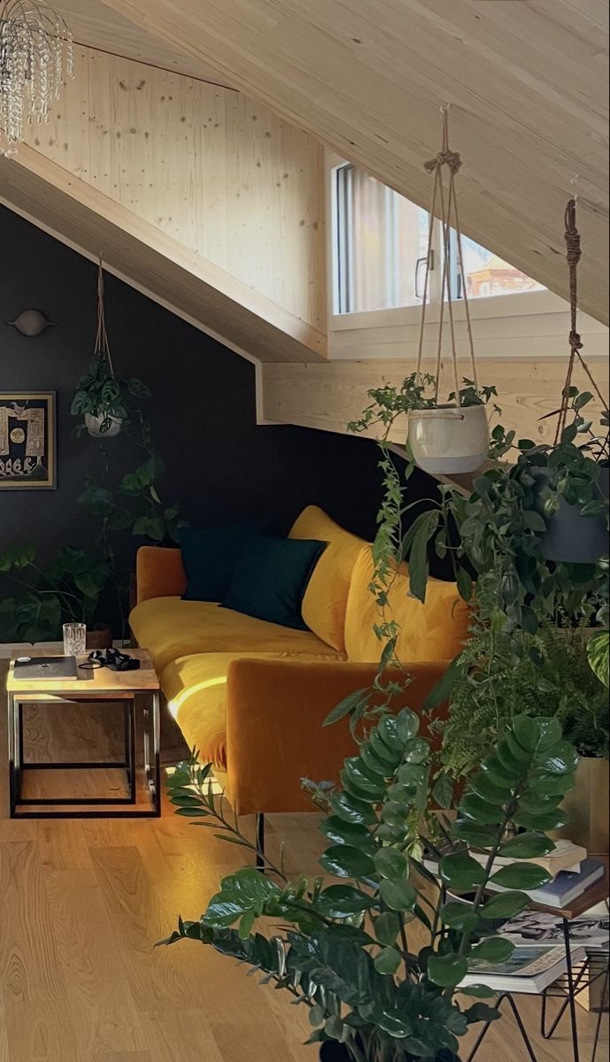 Sofas: Gelbes Designer Samt-Sofa – Gebraucht aus Zürich von sarah_a6 5