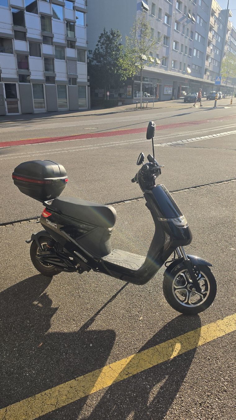 Scooters: Eroller nur 700km – Gebraucht aus Olten von jos_q9k6