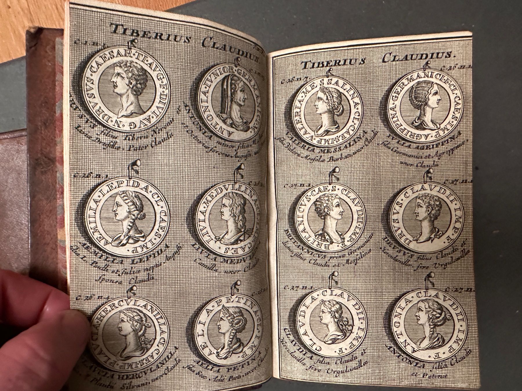 Bücher: Gaius Suetonius Tranquillius: Opera / Samuelis Pitisci 1690 – Gebraucht aus Zürich von allp 8