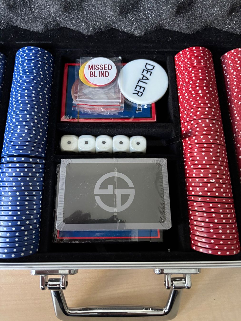 Giochi: Poker Set im Koffer mit Chips und Karten – Nuovo (secondo la descrizione) da Ruswil venduto da hob_y52w 2