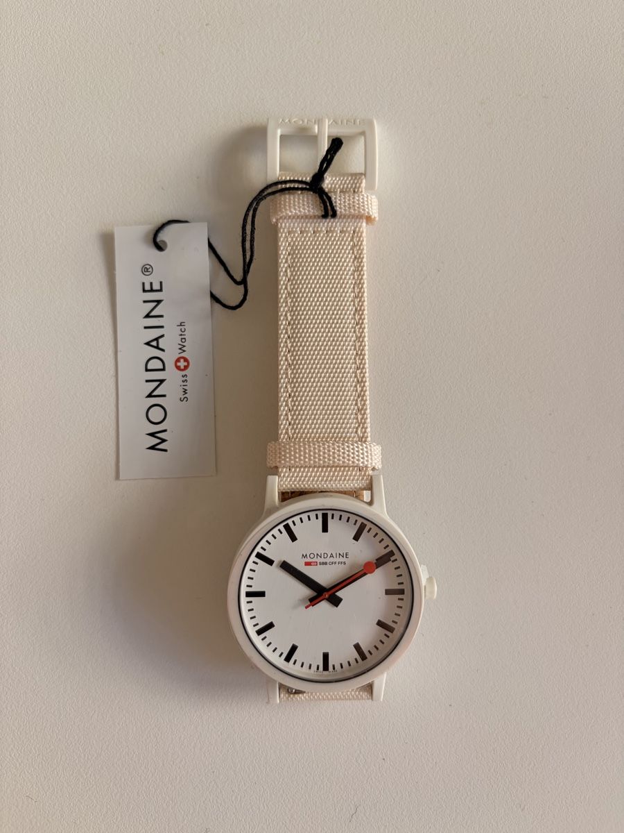 Mondaine Orologi: Montre Mondaine neuve – Nuovo e nell'imballaggio originale da Bussigny venduto da LabiZaule