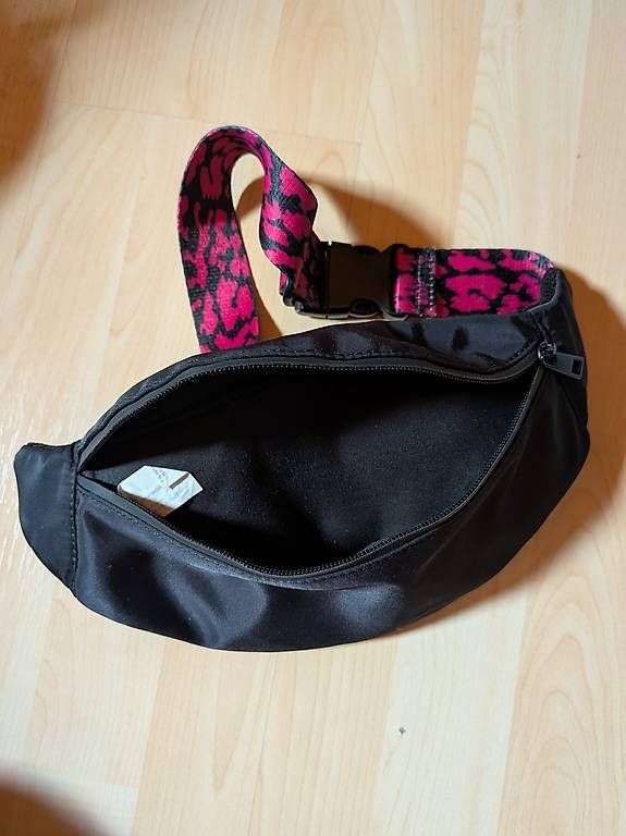Taschen: Bauchtasche – Gebraucht aus Zürich von witch_finder 2