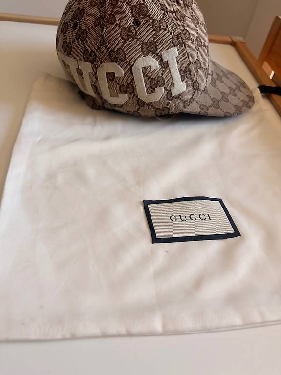 Gucci Chapeaux, bonnets & casquettes: Casquette Gucci – D'occasion à Fribourg par gue_7vsk 2