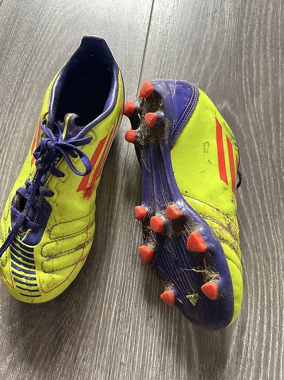 Scarpe per ragazzi: Fußballschuhe  – Usato da Oberflachs venduto da zoe_st77 2