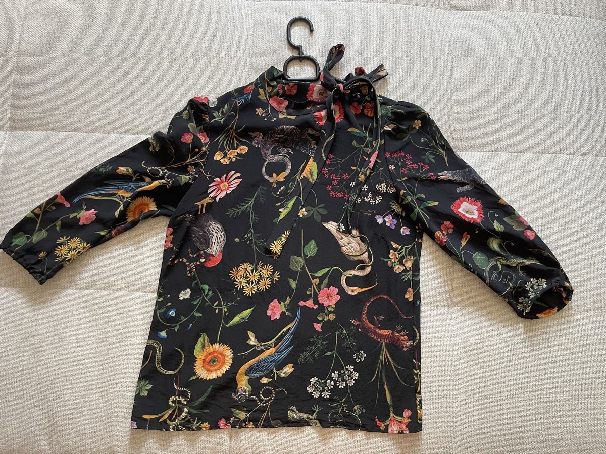 Camicette: Blouse black floral print size M good condition – Usato da Genève venduto da esz_8xbz