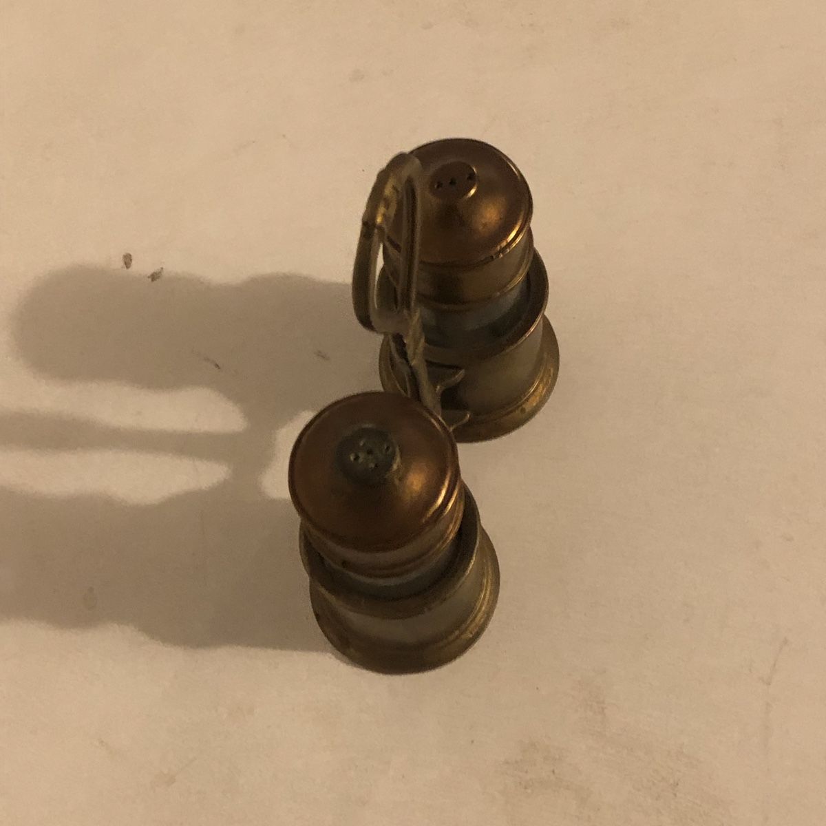Set di piatti: Messing Pfeffer und Salzstreuer Glas – Usato da Arbon venduto da Wladimir1 2