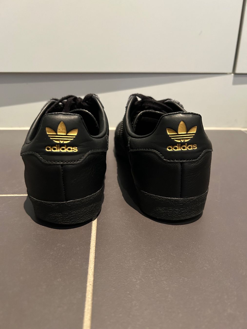 Adidas Scarpe da uomo: Adidas schuhe – Nuovo (secondo la descrizione) da Schlieren venduto da Leavio 1