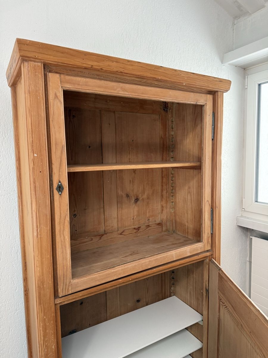Schränke: Holzschrank – Gebraucht aus Rudolfstetten von sophaziz 1