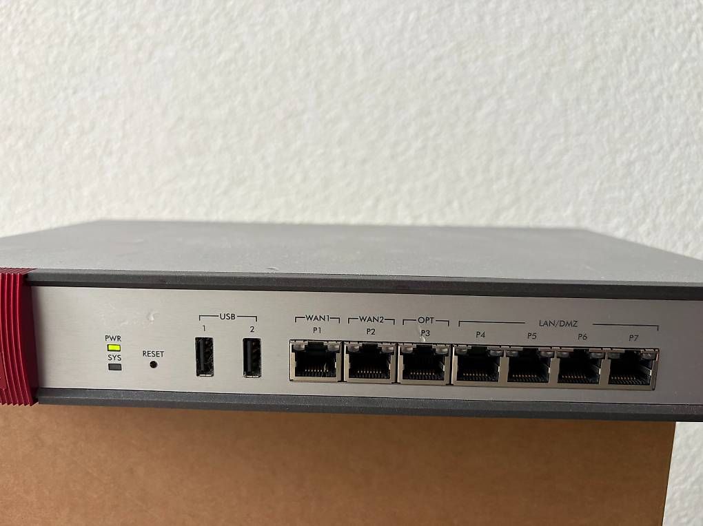 Firewall: Zyxel USG210 Unified Security Gateway – Usato da Winterthur venduto da i-like-tutti 1