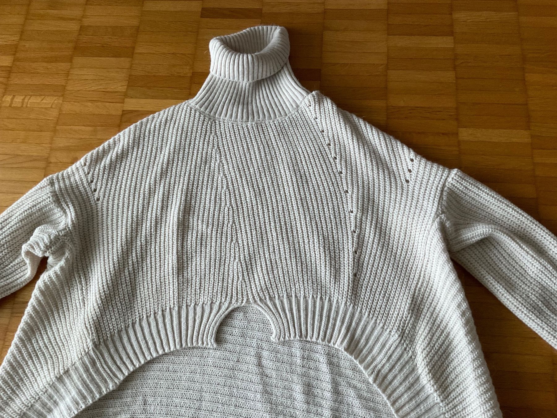 Maglioni & Felpe: RINASCIMENTO Rollkragenpullover spezieller Schnitt M/L – Usato da Weiningen ZH venduto da moon-55 2