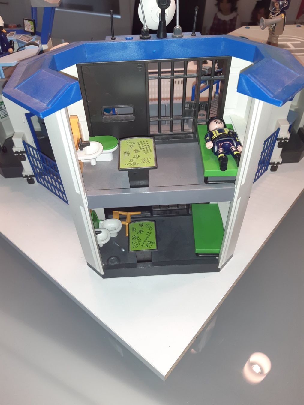 Playmobil Giocattoli: Playmobil Polizeistation – Usato da Cham venduto da Suellen 1