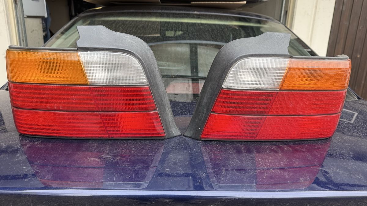 BMW Tutti pezzi di ricambio auto: BMW E36 Limousine Heckleuchten – Usato da Jonen venduto da BMWE369
