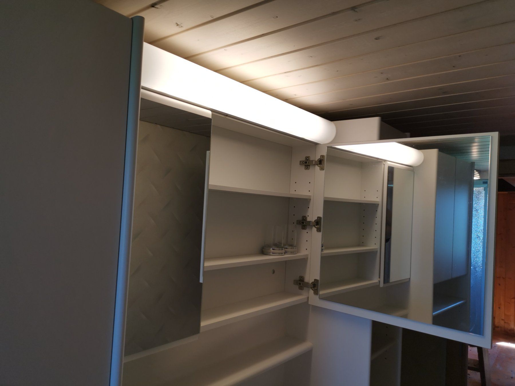 Armadietti a specchio: Spiegelschrank + Kästen – Usato da Nesslau venduto da Sonnenblume2001 2