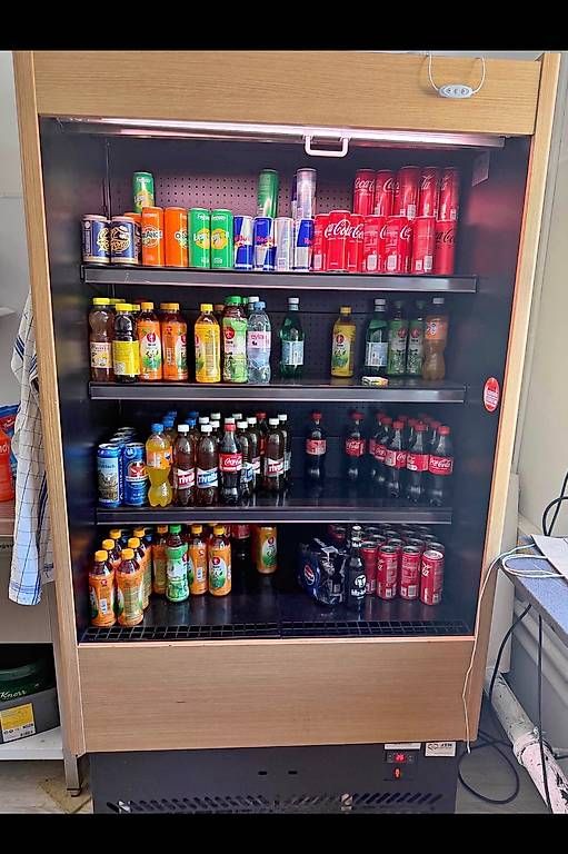 Frigoriferi: Getränkekühlschrank / Getränkekühler – Usato da Kriens venduto da info.orph