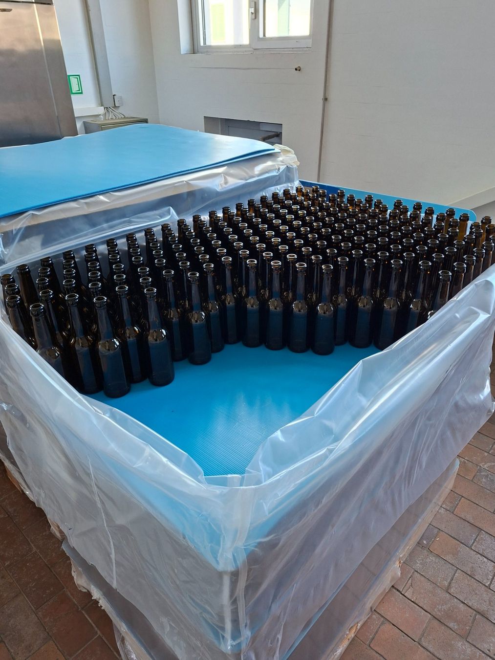 Gläser, Krüge & Flaschen: Bierflaschen – Neu und originalverpackt aus Ballwil von bau_b5mq 1
