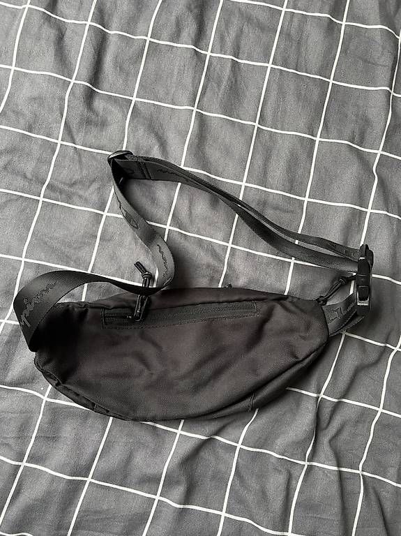 Champion Borse: Champion Bauchtasche – Usato da Schüpfen venduto da ani_gj8r 1