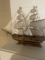 Modellschiff Brio-Barca Siglo XIX Holz auf Sockel