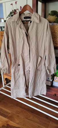 Beiger Trenchcoat Grösse M