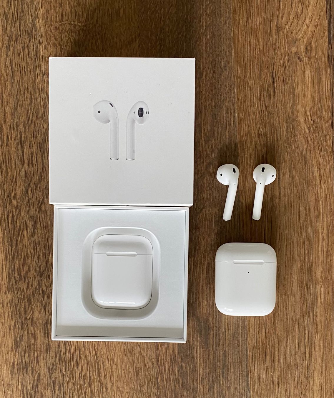 Apple Kopfhörer: AirPods 2nd generation + brand new charging case – Gebraucht aus Spreitenbach von macherli
