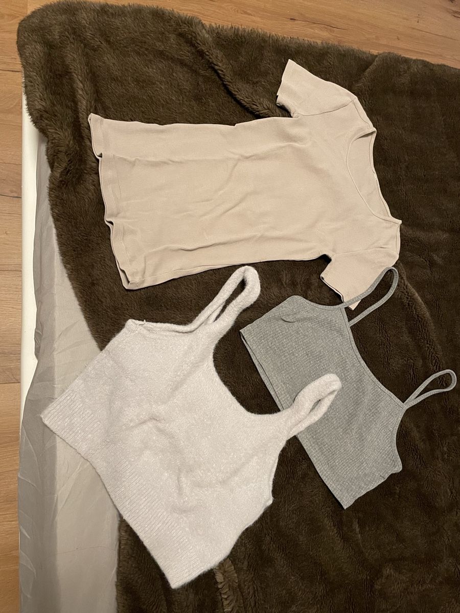 Lots de vêtements: Tops xxs - m – D'occasion à St. Gallen par web_r57v
