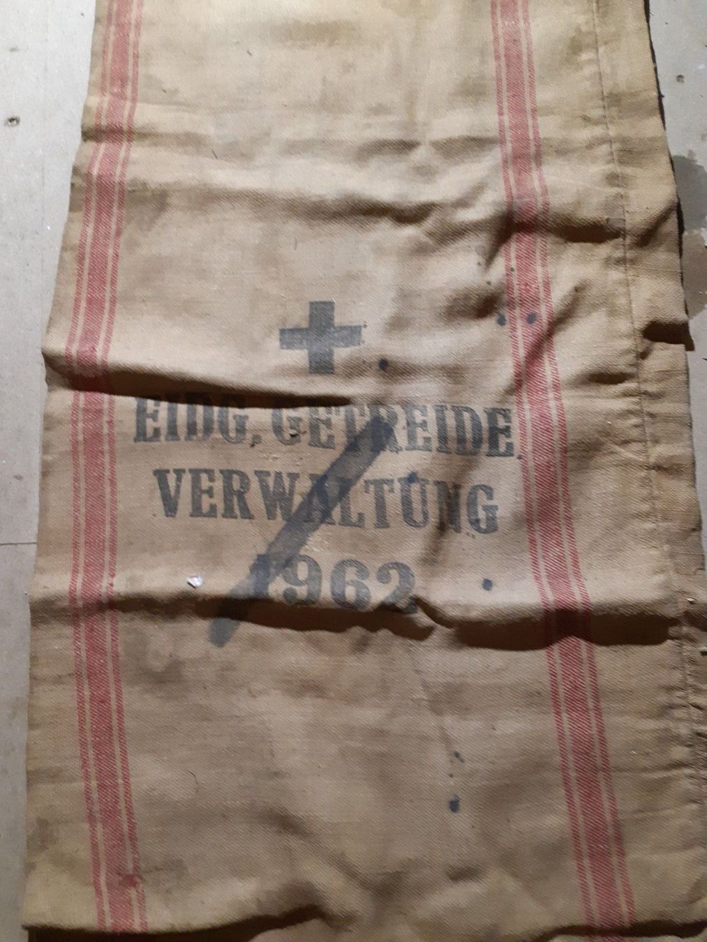 Tessuti: Jutensack 1962 – Usato da Grindelwald venduto da carro5 5