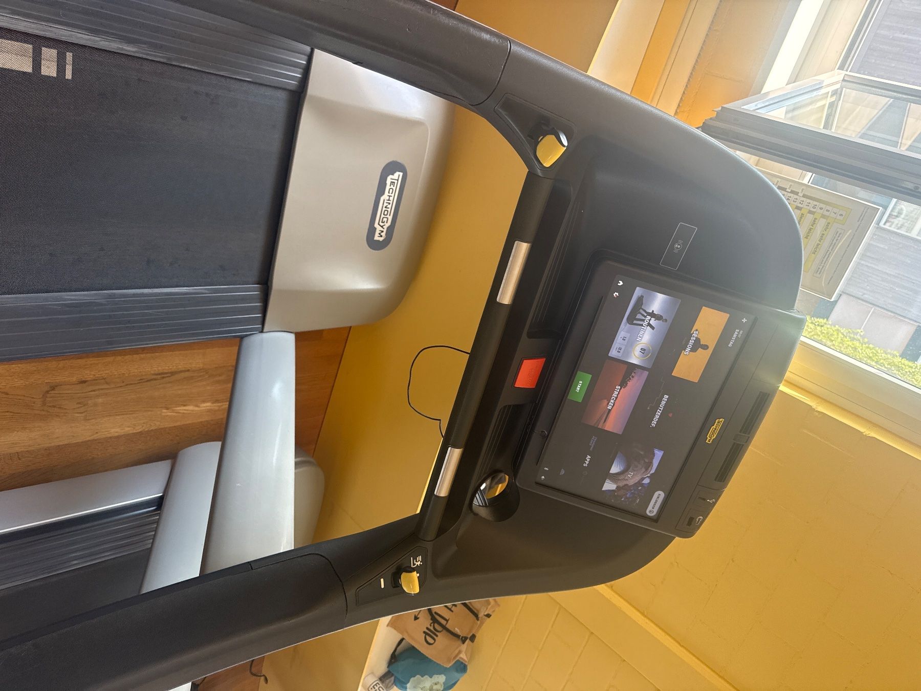 Technogym Vélos d'appartement: Technogym Run Now 700 - Laufband - 800VB – D'occasion à Mettmenstetten par Nils_Gut_GZG 3