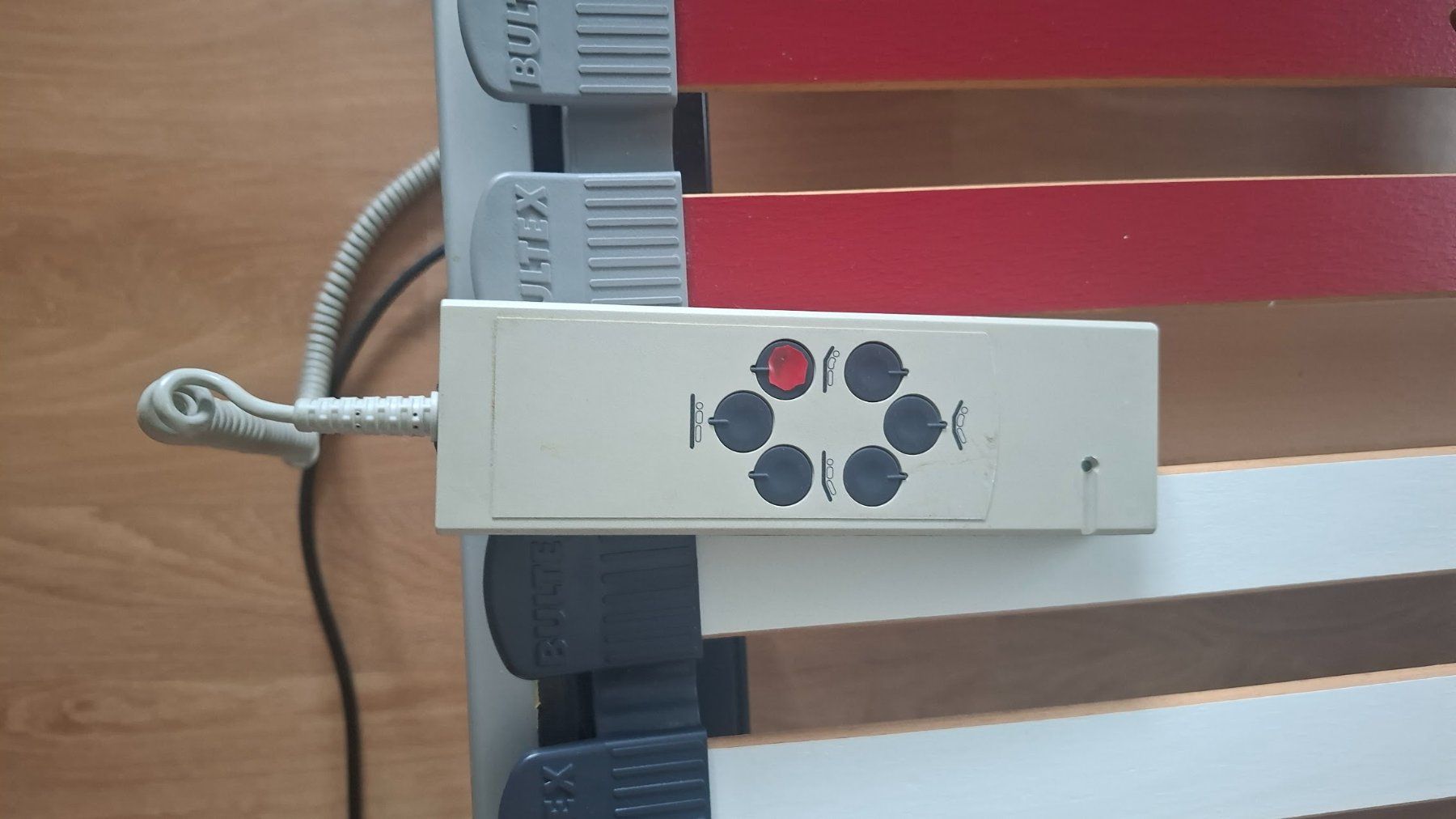 Reti a doghe: Lit 90 x 200 / sommier électrique – Usato da Fribourg venduto da Kiki020 9