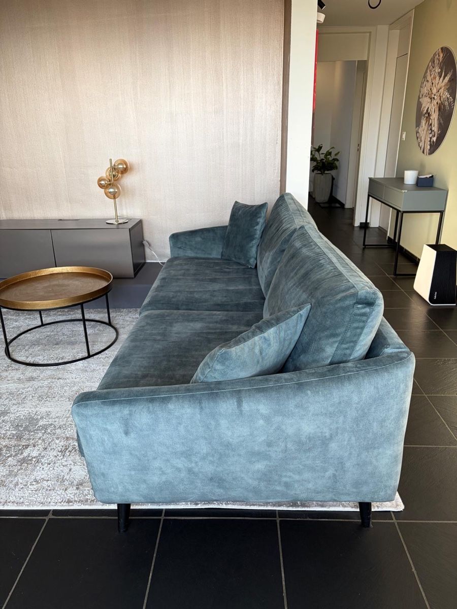 Livique Divani: Schönes Sofa, neuwertig – Nuovo (secondo la descrizione) da Eggenwil venduto da desibetschart 1
