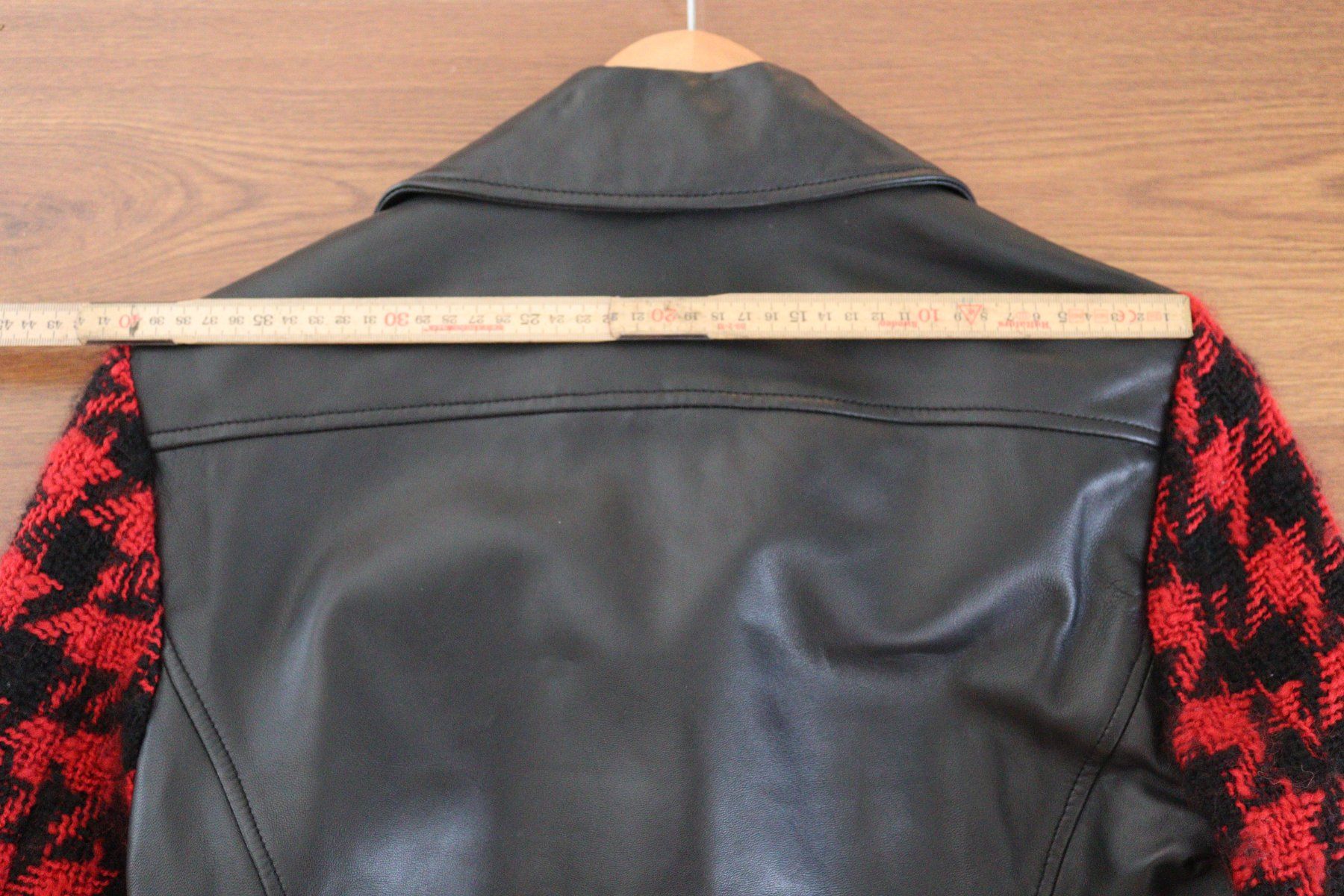 Moschino Giacche: Wunderschöne Damen Moschino Lederjacke, gr.38 – Usato da Schindellegi venduto da Samy2015 2