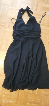 Schickes, elegantes, schwarzes Neckholder Kleid