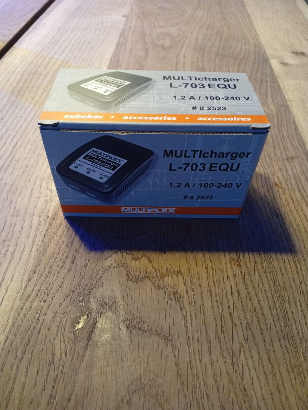 Multiplex Akkus, Ladegeräte & Netzgeräte: Multiplex MULTIcharger L-703 EQU Ladegerät, neu – Neu und originalverpackt aus Härkingen von philuu