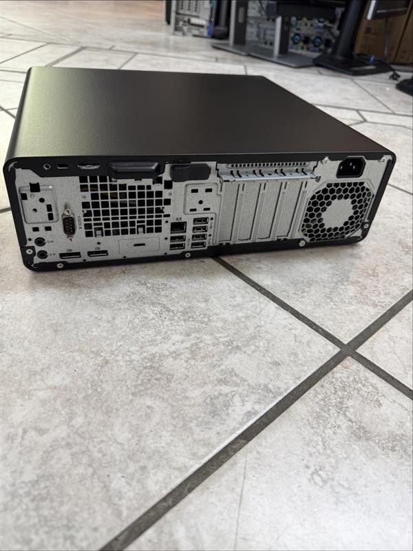 Hewlett Packard PC: HP EliteDesk 800 G3 SFF – Usato da Zizers venduto da Digitag0 4