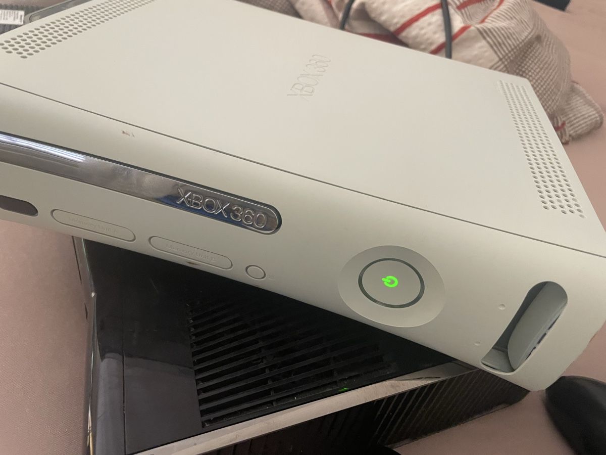 Konsolen: Xbox 360 Konsole  – Gebraucht aus Uster von chlini1983 1