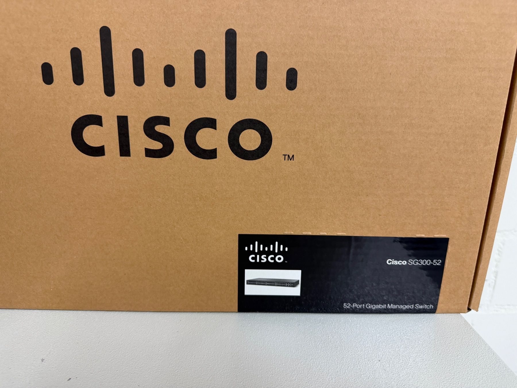 Cisco Hubs & Switches: Cisco Seitch SG300-52 – Neu und originalverpackt aus Steffisburg von Tim_36