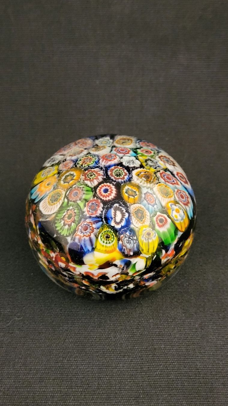 Murano Statuette: Paperweight Millefiori bunt – Usato da Basel venduto da spinne02 2