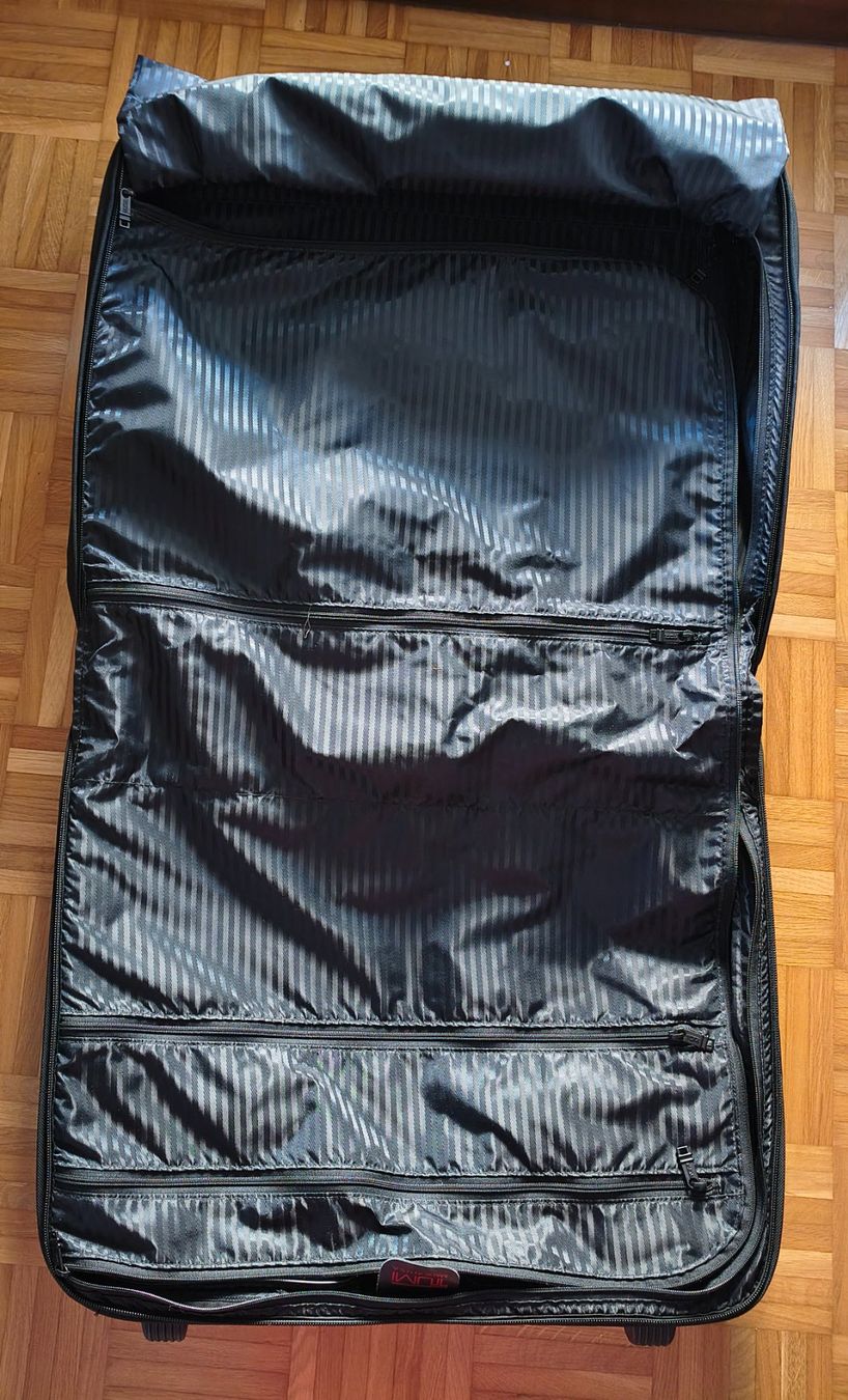 Tumi Valigie: TUMI Kleidersack-Trolley – Usato da Binningen venduto da mar_2jlr 7