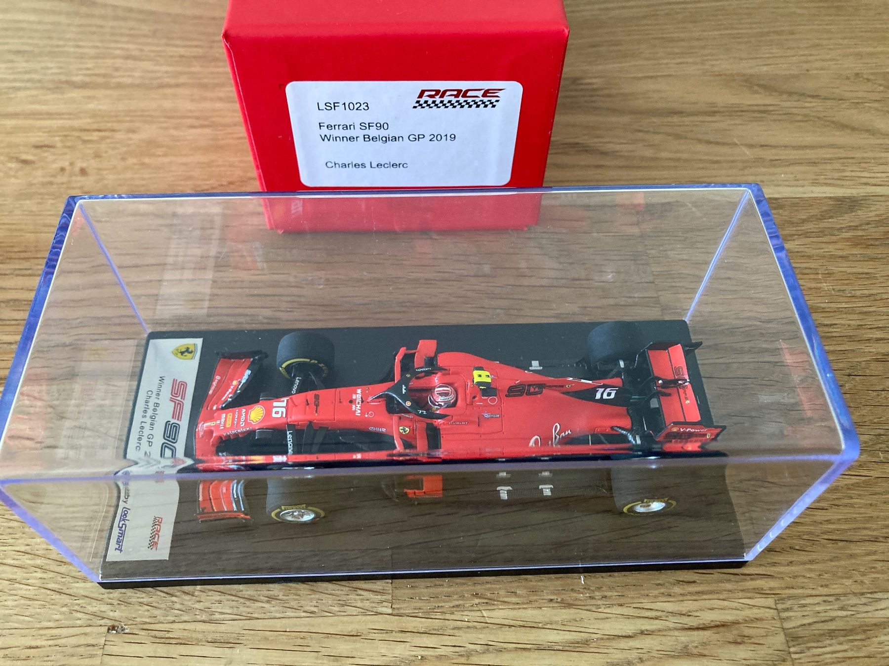 Ferrari SF90 2019 Rouge Course/Noir 1/43 – Looksmart Miniature Neuve