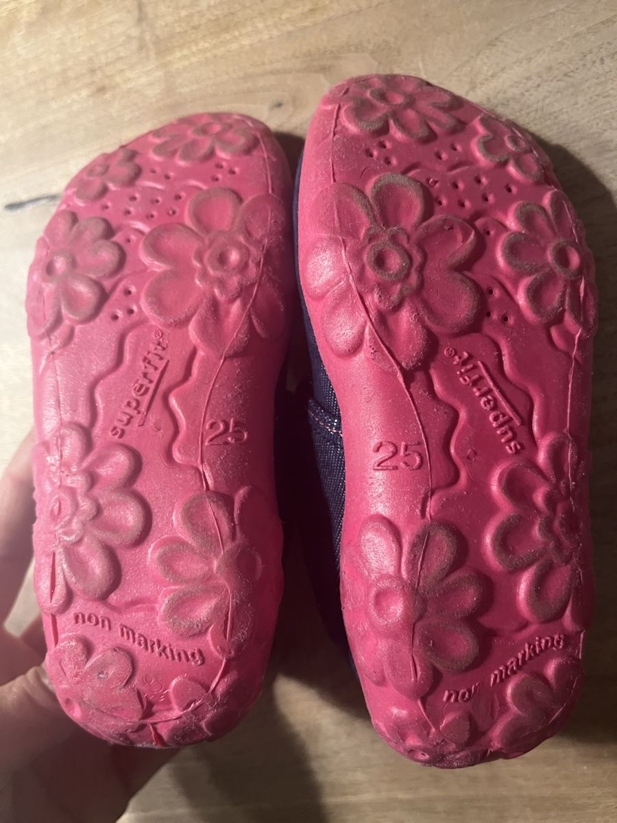 Superfit Scarpe per ragazze: Superfit Mädchen Hausschuhe Gr. 25 Schuhe – Usato da Zürich venduto da Rusdi 4