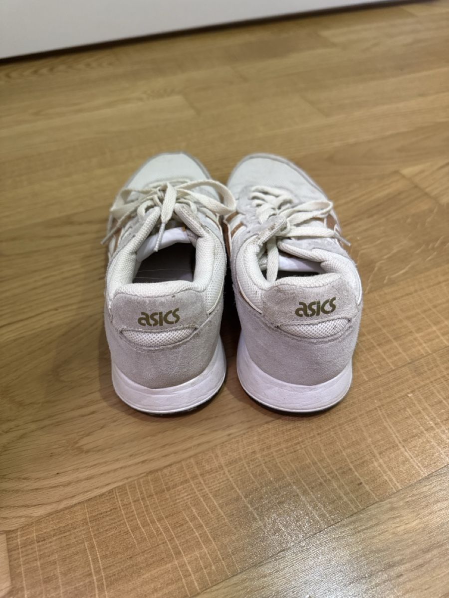 Asics Chaussures hommes: Sneaker Asics Gr. 39.5 – D'occasion à Herzogenbuchsee par _jaaanita 1