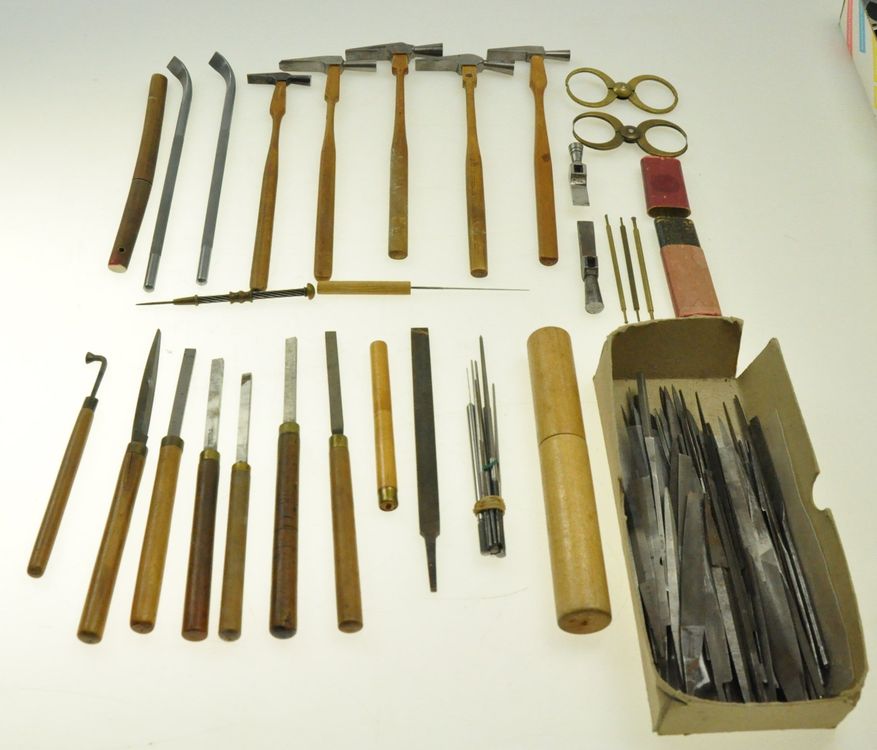 Lot Werkzeuge für Uhrmacher & Goldschmiede, Hammer, Feilen (Gebraucht ...