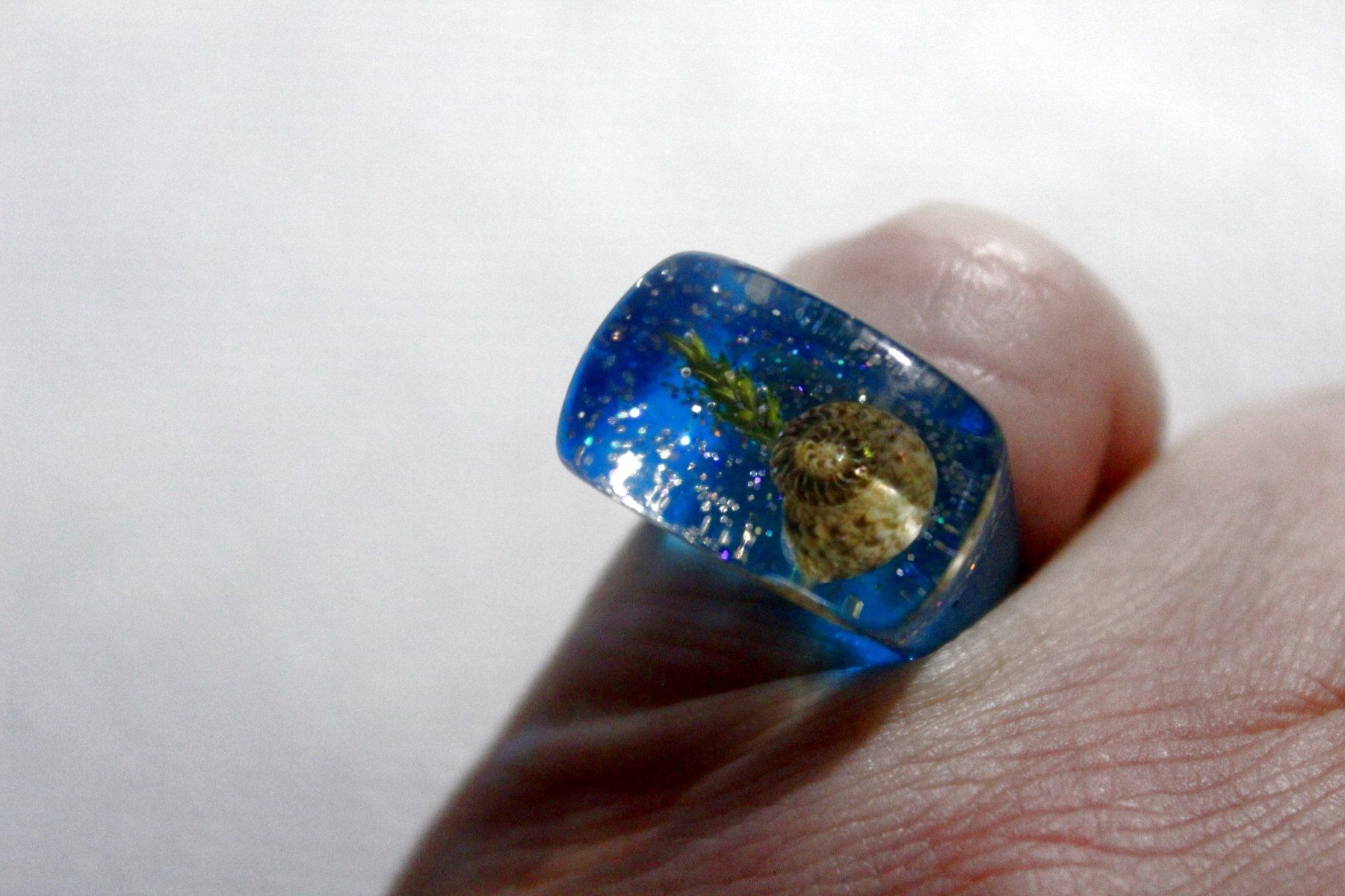 Anelli: Vintage Space-Age - Ring mit Muschel, Seestern, Seeigel, usw – Nuovo (secondo la descrizione) da Bern venduto da Vitaneuf
