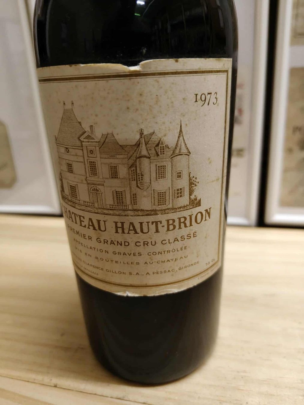 Haut-Brion Vino: 1973 CHATEAU HAUT-BRION – Nuovo e nell'imballaggio originale da Münchenstein venduto da weinundspirituosen 4