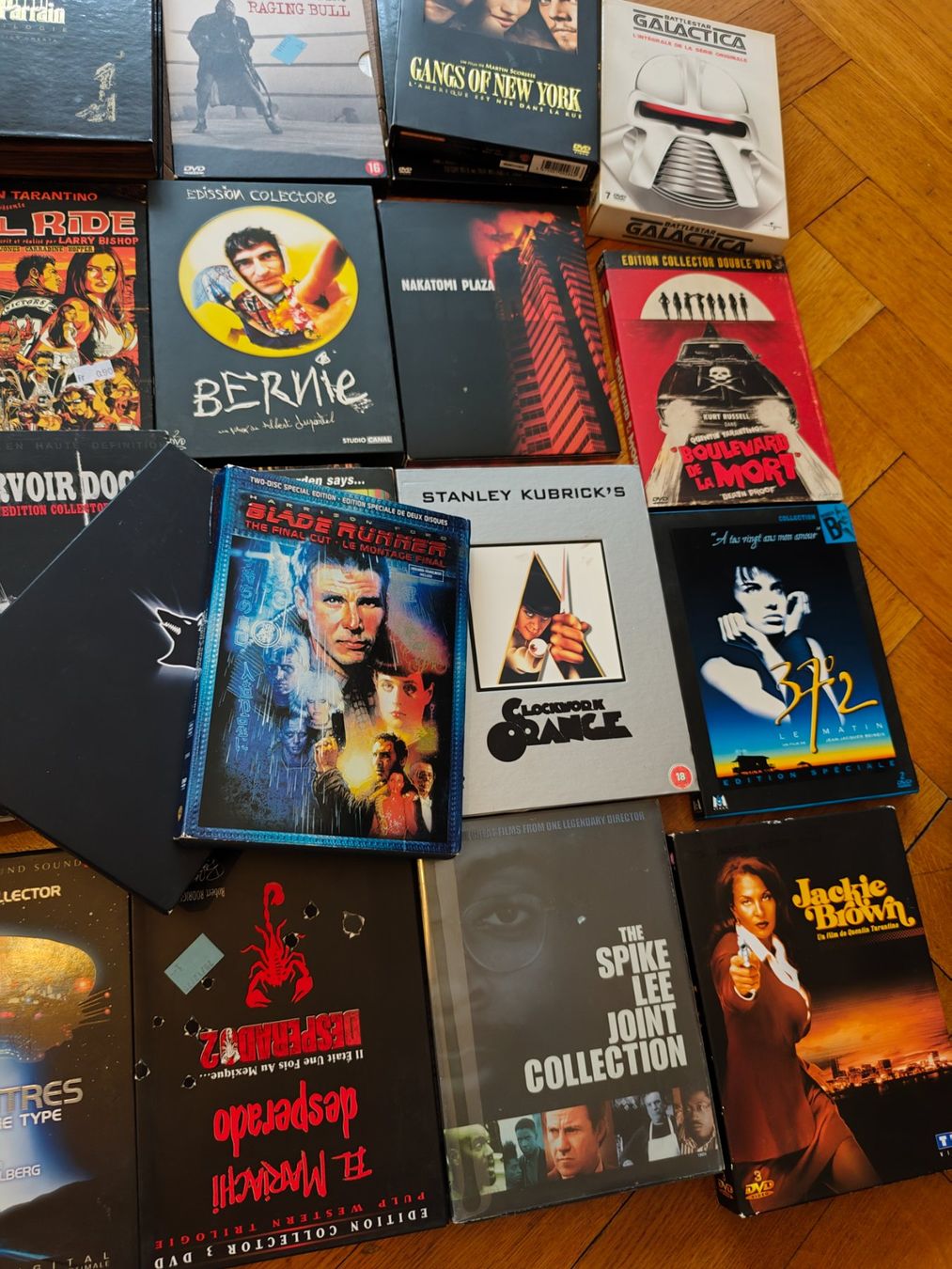 Tous les DVDs: Grand lot coffrets DVD – D'occasion à Montreux par LeVintage33 1