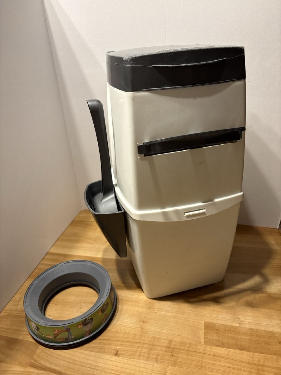 Sonstiges für Haushalt & Wohnen: LitterLocker Katzenkot Eimer – Gebraucht aus Rümlang von BoutiqueBoutique16