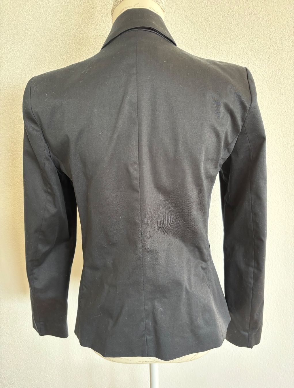 Mango Giacche: Damen Blazer schwarz Gr 40 – Usato da Niederrohrdorf venduto da Wimabu531 1