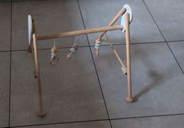 Baby Spielbogen Holz mit Anhänger guter Zustand